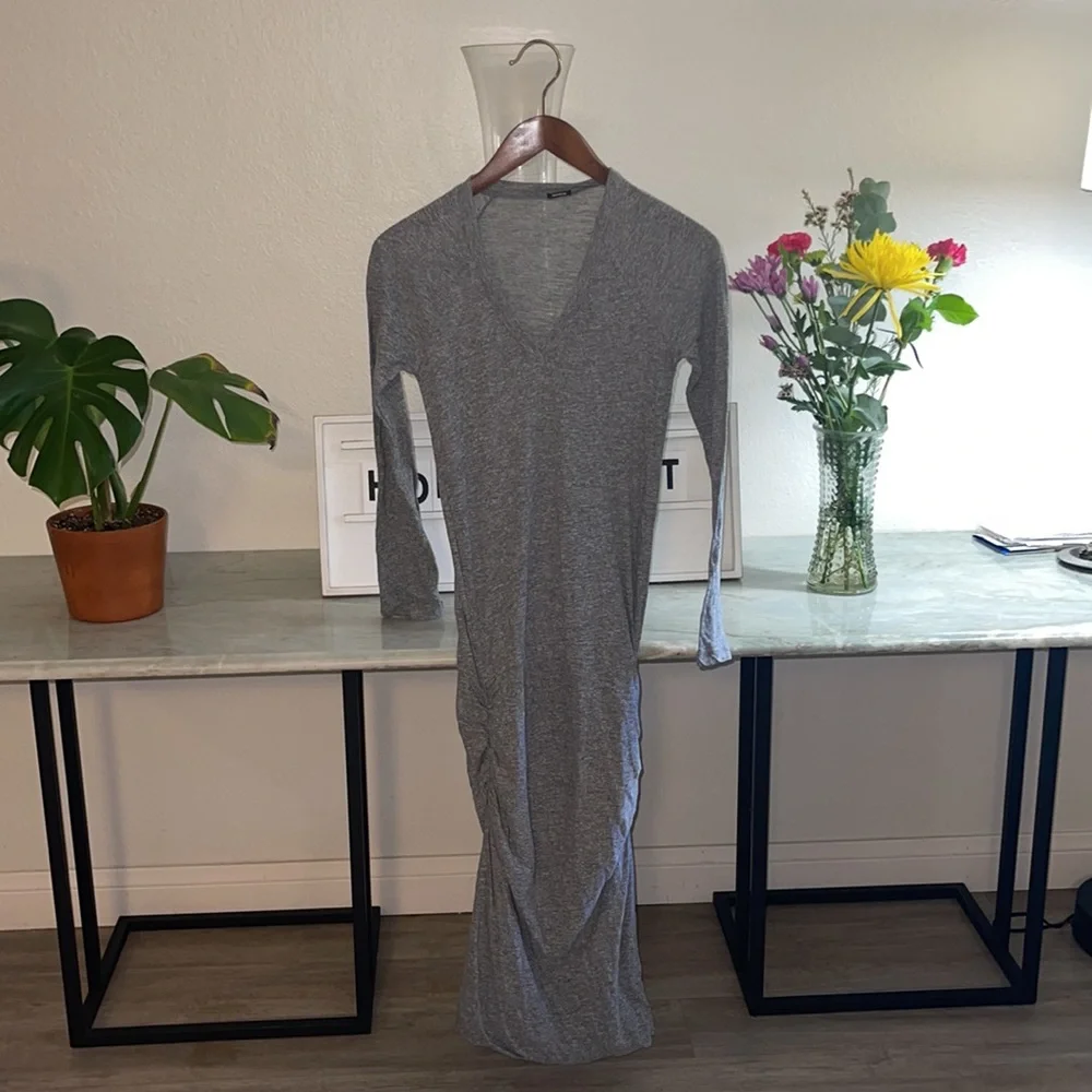 NWOT V-neck shirred dress - Picture 4 of 8